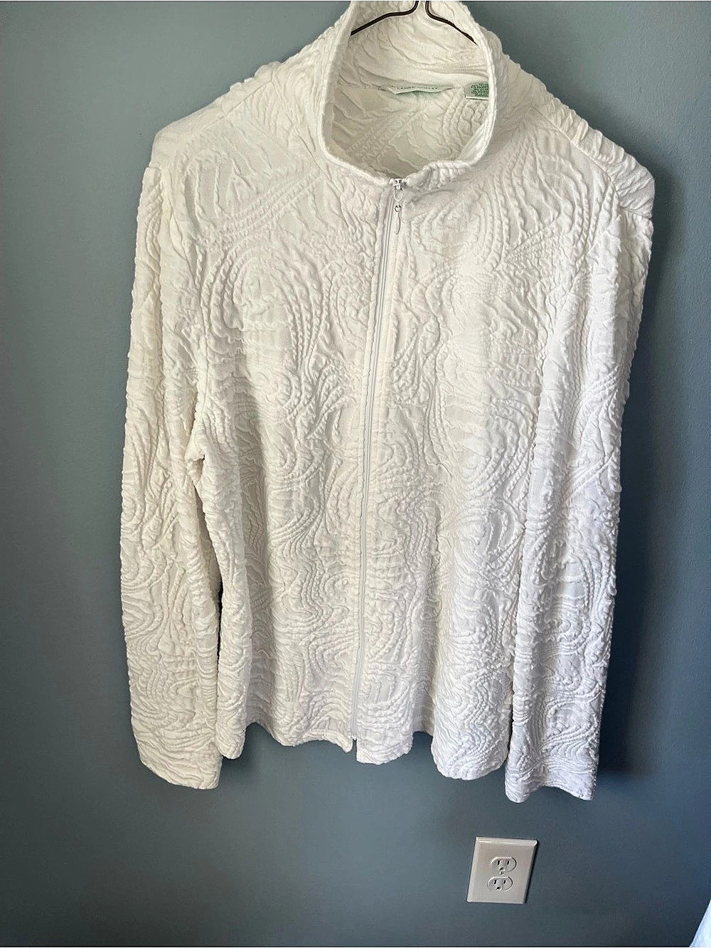 Laura Ashley Textured Zip Front Jacket in White Medium